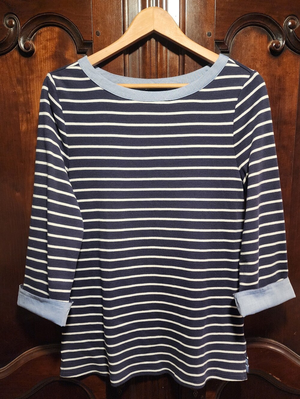 NAUTICA - Navy, White & Denim Blue Knit 3/4 Sleeve Top With Cuffs